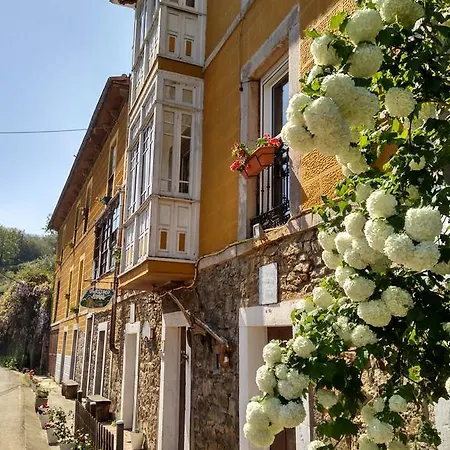 Al Sol Del Narcea * Corias